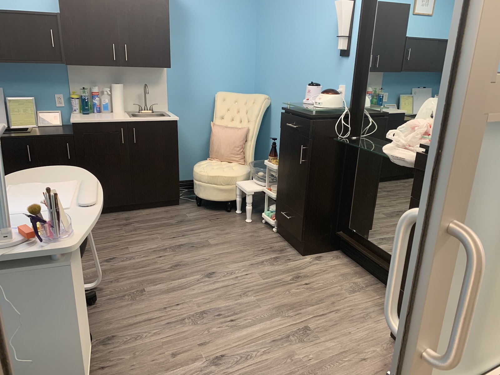 The Nail and Lash Room nail photo 3